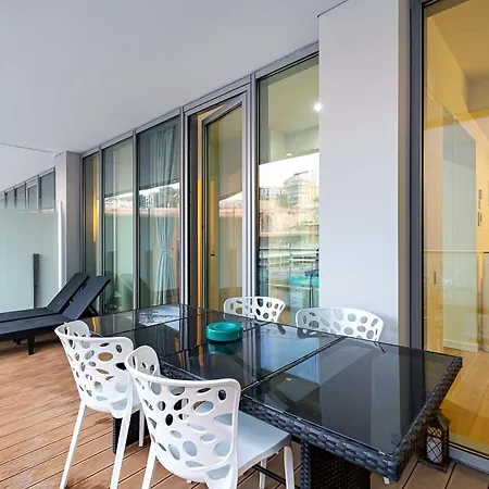 Nautilus - Waterfront Apartment *
